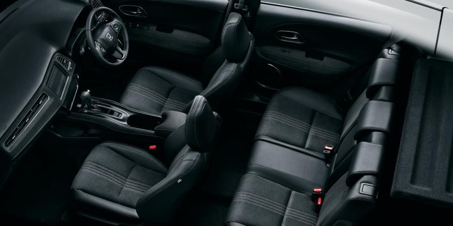 Интерьер Honda Vezel RS 2018 года  (JP) (фото 3 из 3)